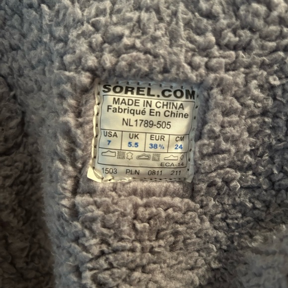 SOREL boots, warm lining reenforced heel, zip up side. Sz 7 - Picture 2 of 8